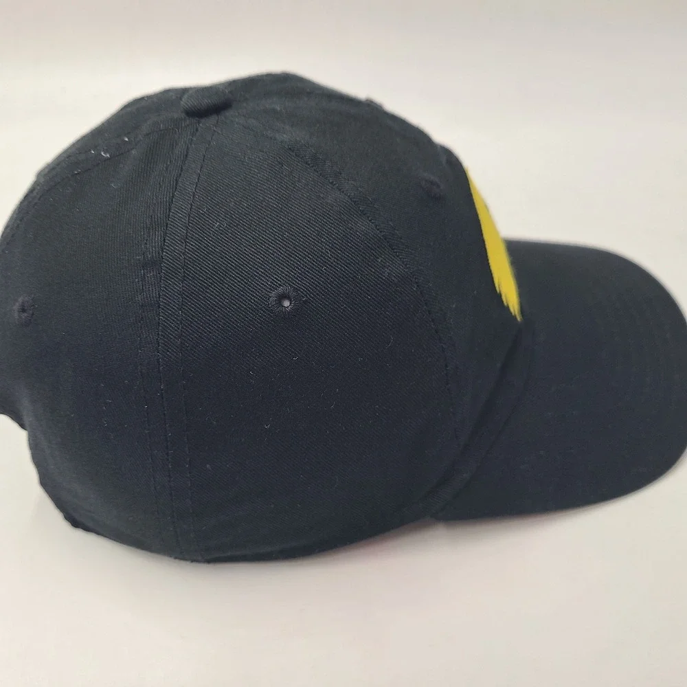Iowa Hawkeyes Hat Snapback Signatures Black Yellow NCAA University‎ Casual Men